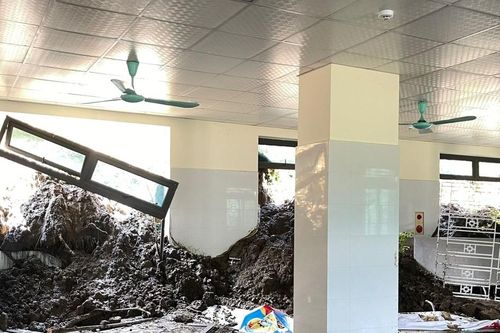 Còn hàng nghìn học sinh vùng 'rốn lũ' phải nghỉ học trực tiếp