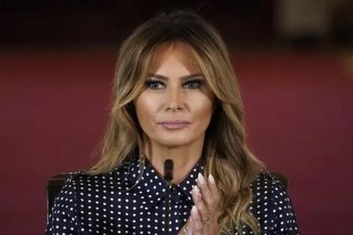Phu nhân của ông Trump bị 'soi' vì những khoản tiền bất thường