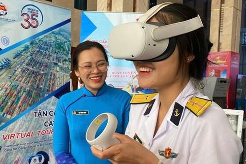 Giao lưu điển hình tiên tiến trong Quân chủng Hải quân