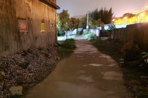 Hàng xóm dùng gậy tre, ống sắt đánh nhau