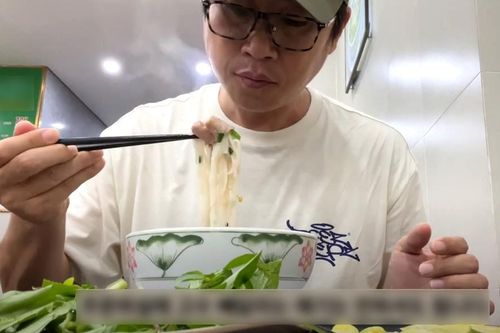 Khách Hàn ăn 4 loại phở bò trong 2 ngày ở Đà Nẵng, hài hước nói một câu