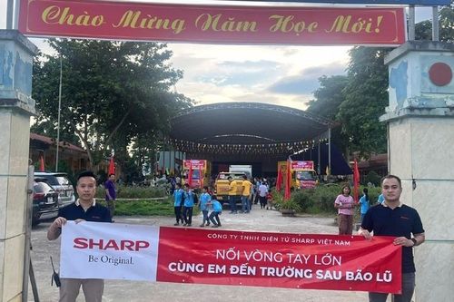 Sharp Việt Nam tích cực hỗ trợ người dân bị ảnh hưởng bởi bão lũ
