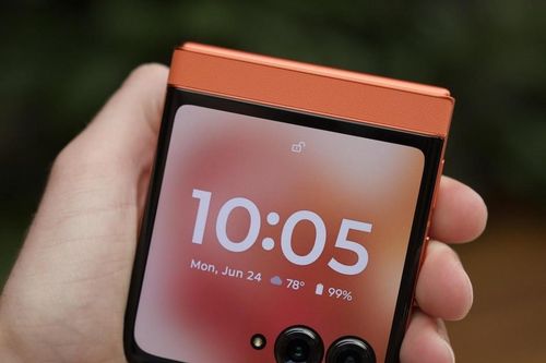 Motorola chuẩn bị ra mắt phiên bản điện thoại nắp gập Razr giá rẻ 12 triệu đồng