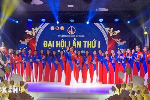 Ra mắt Câu lạc bộ di sản áo dài Việt Nam tại Cộng hòa Séc