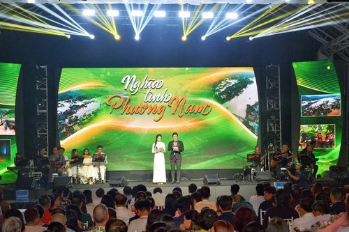 Người dân quy tụ tại Lalaland gửi 'nghĩa tình phương Nam' đến đồng bào Lào Cai