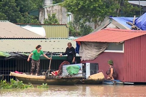 Cách phòng đau mắt cho người dân vùng lũ