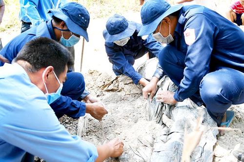 Kiên Giang: Thu nhận mẫu ADN cho thân nhân của liệt sĩ chưa xác định được danh tính