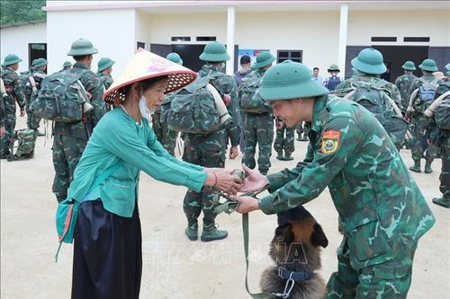 Lực lượng Quân khu 2 rút khỏi thôn Làng Nủ