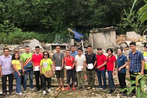 CLB Sách Vùng Cao cùng bà con vùng cao vượt qua khó khăn sau bão lũ