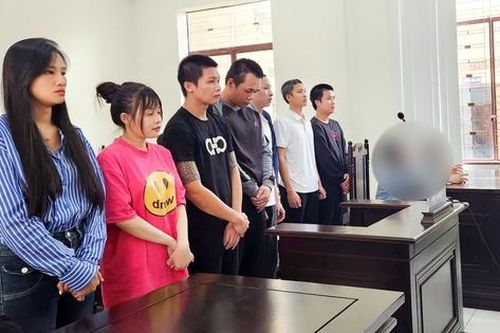 Hơn 54 năm tù giam dành cho 8 bị cáo tổ chức 'tiệc' ma túy