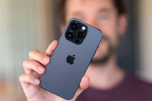 Đây là iPhone màn Dynamic Island như iPhone 16 Pro rẻ nhất Việt Nam, khung viền thép tím đẹp lịm tim