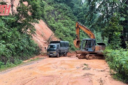Huyện Quan Sơn tập trung khắc phục thiệt hại sau mưa lũ