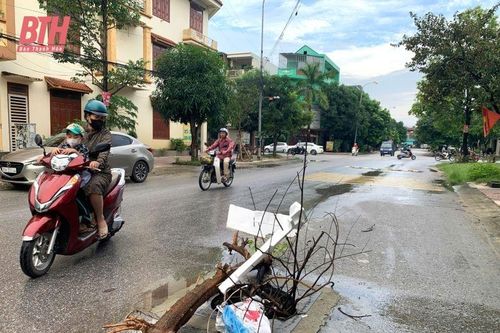 Hố ga mất nắp, nguy hiểm cho người đi đường
