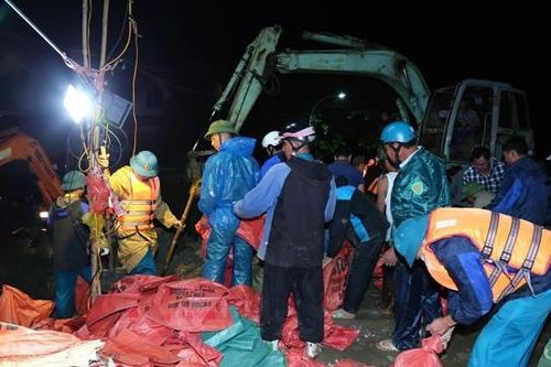Thanh Hóa khẩn trương gia cố, bảo vệ các tuyến đê