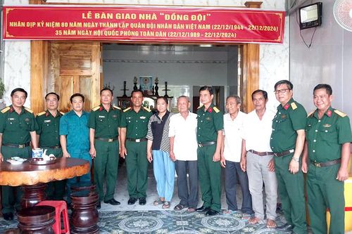 Bộ Chỉ huy Quân sự tỉnh bàn giao nhà Đồng đội tại TX. Tịnh Biên