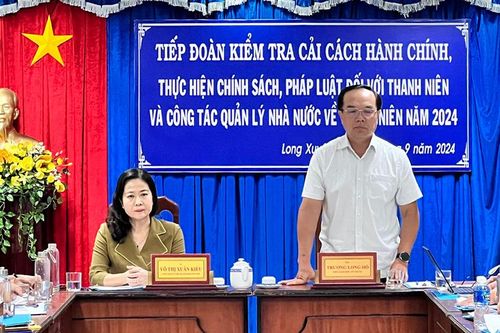 Sở Nội vụ kiểm tra công tác cải cách hành chính ở TP. Long Xuyên