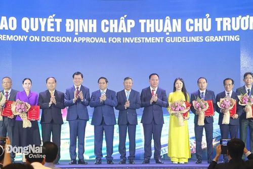 Đồng Nai trao chứng nhận đầu tư cho 17 dự án lớn với tổng vốn trên 6 tỷ USD