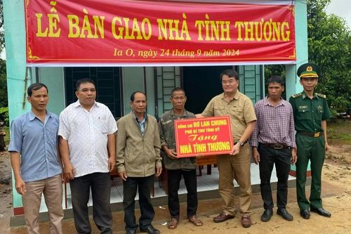 Ia Grai: Bàn giao nhà tình thương cho 1 hộ nghèo ở xã Ia O
