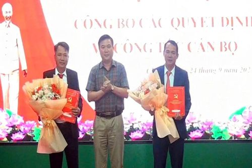 Chư Sê: Công bố quyết định chỉ định bổ sung 2 Ủy viên Ban Chấp hành Đảng bộ huyện