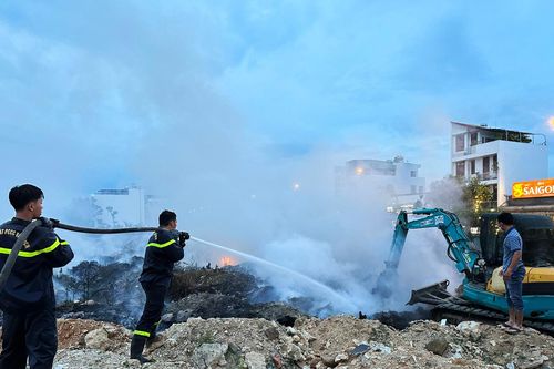 Nha Trang: Nguy cơ cháy lan từ đốt cỏ, rác trong khu dân cư