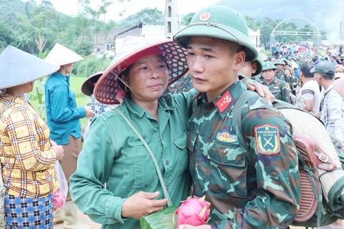 Bộ đội rời Làng Nủ: Chia tay trong nước mắt