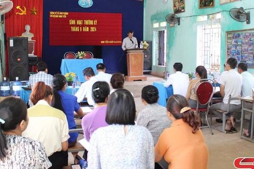 Đồng chí Tổng Biên tập Báo Sơn La dự sinh hoạt chi bộ cơ sở