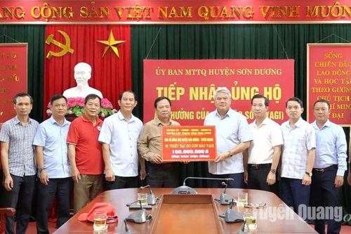 Huyện Lập Thạch hỗ trợ 100 triệu đồng và 3,2 tấn gạo cho huyện Sơn Dương