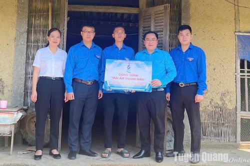 Trao tặng công trình Mái ấm thanh niên tại huyện Yên Sơn