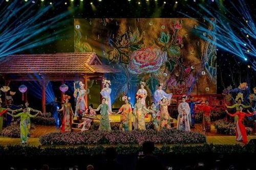 Ấn tượng chương trình nghệ thuật Áo dài - Festival Huế 2024 'Linh Phụng'