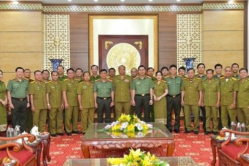 Công an tỉnh Quảng Bình và Công an tỉnh Khăm Muồn ký biên bản ghi nhớ