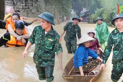 Nghĩa tình quân dân vượt qua bão lũ