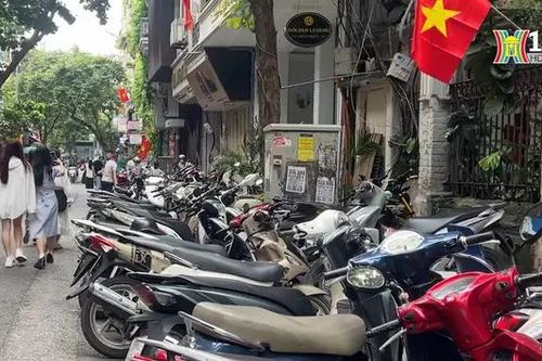 Lộn xộn phố Chân Cầm