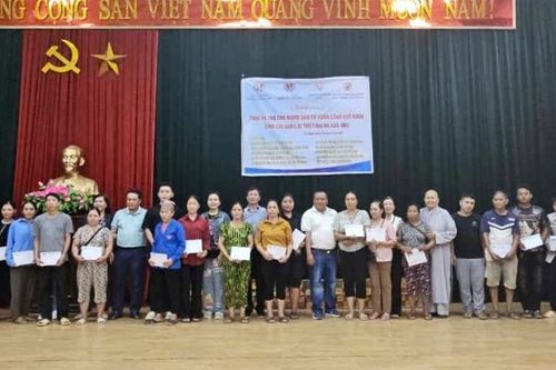 Hỗ trợ cho người dân có hoàn cảnh khó khăn bị thiệt hại do thiên tai các huyện: Bảo Lạc, Bảo Lâm