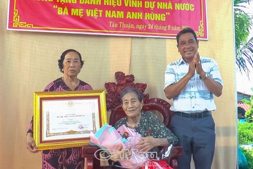 Phong tặng danh hiệu 'Bà mẹ Việt Nam anh hùng' cho mẹ Lê Thị Ba