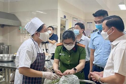 Chưa hết nỗi lo an toàn thực phẩm trường học