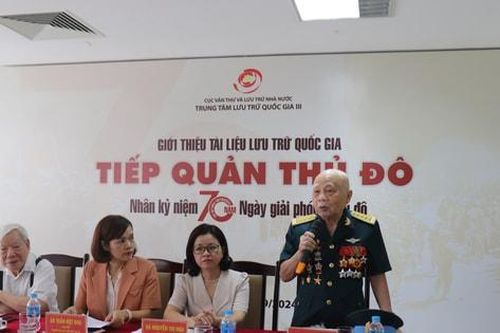 Giới thiệu gần 200 hình ảnh, tài liệu lưu trữ gốc về tiếp quản Thủ đô