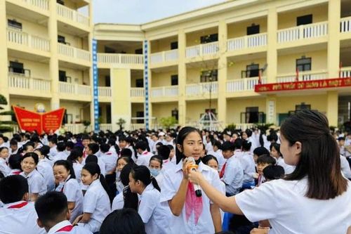 Truyền thông giáo dục sức khỏe sinh sản tuổi vị thành niên cho hơn 1000 học sinh