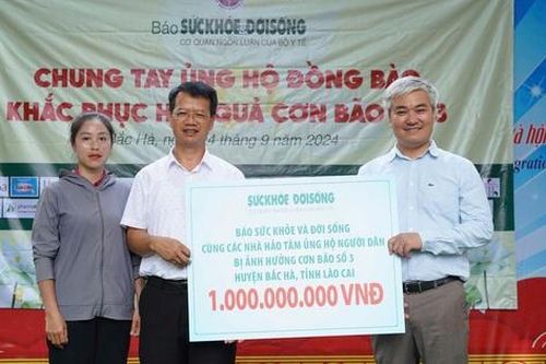 Báo SK&ĐS trao hàng trăm suất quà tổng trị giá 1 tỷ đồng tới đồng bào vùng 'cao nguyên trắng' Bắc Hà, Lào Cai