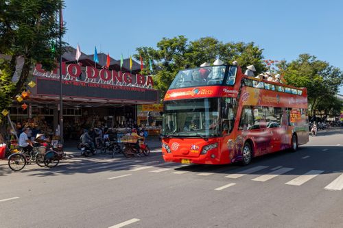 Xe buýt hai tầng, thoáng nóc chở khách du lịch sẽ được quản lý ra sao?