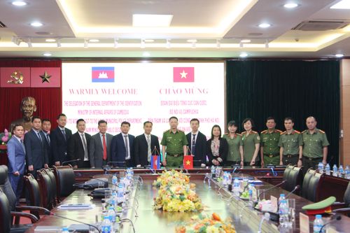 Chia sẻ kinh nghiệm công tác đăng ký và quản lý cư trú trên hệ thống công nghệ kỹ thuật số