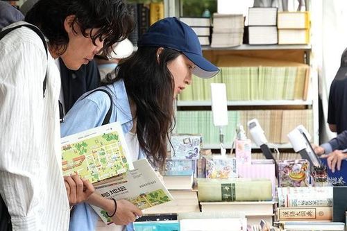 Hội sách thu hút nửa triệu du khách ở Bắc Kinh