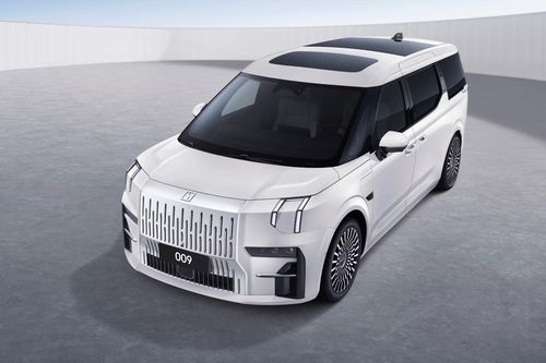 MPV thuần điện Zeekr 009 chốt giá hơn 94.300 USD tại Thái Lan