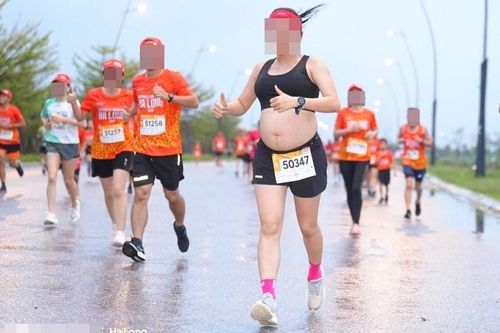 Thấy gì từ hình ảnh thai phụ 7 tháng chạy marathon?