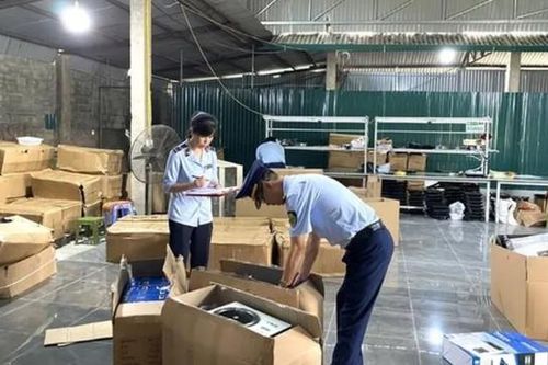 Lạng Sơn: tạm giữ 863 bếp từ và hàng nghìn sản phẩm không rõ nguồn gốc
