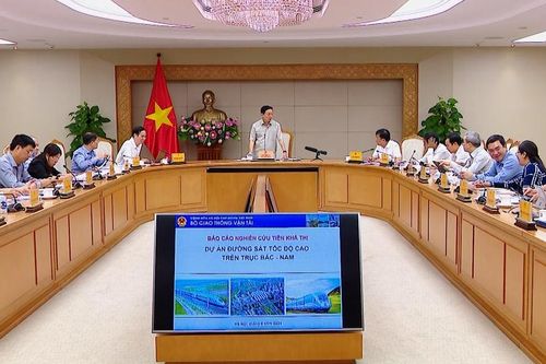 Xây dựng tuyến đường sắt tốc độ cao Bắc-Nam 'thẳng nhất có thể', 'gặp núi qua núi, gặp sông bắc cầu'