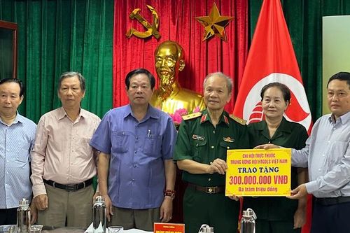 Hơn 1,8 tỷ đồng ủng hộ chương trình tri ân liệt sĩ 'Gọi tên những vì sao đất nước'