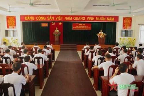 Lữ đoàn 962 (Quân khu 9) kiểm tra công tác bảo đảm trật tự, an toàn giao thông đường bộ