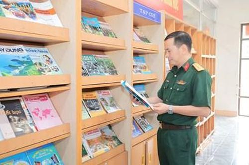 Người giảng viên tâm huyết - người chỉ huy mẫu mực
