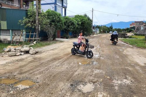 Đoạn đường 400m thi công gần 14 năm