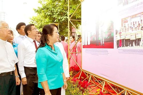 Khai mạc triển lãm ảnh 'Mặt trận Tổ quốc Việt Nam - Dấu ấn một nhiệm kỳ'